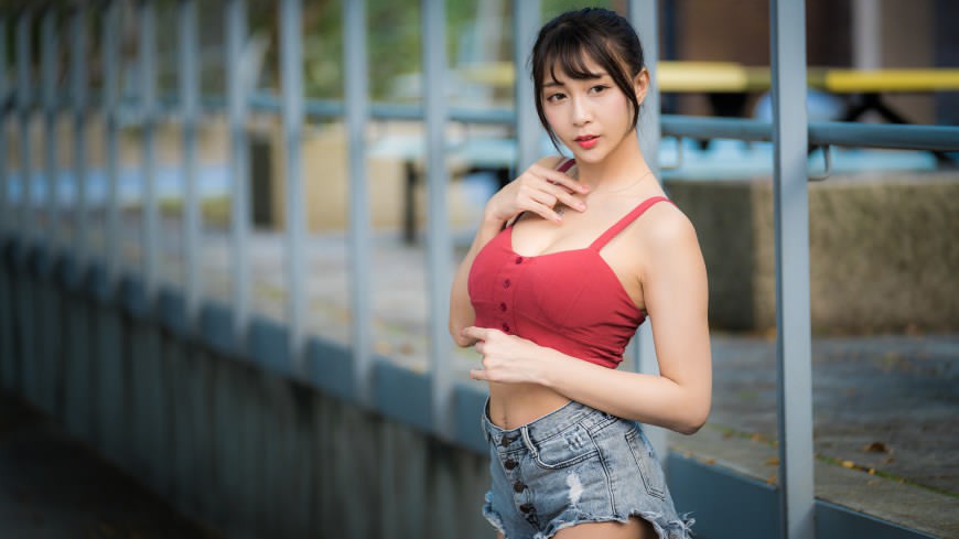 午夜成人视频